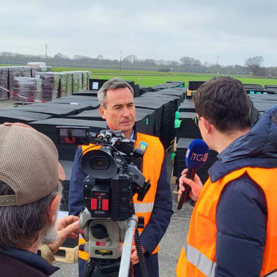 Legambiente lleva los «Cantieri della Transizione Ecologica» a la planta de Casei Eco-System 5 Stefano Ciafani durante la entrevista en la fábrica de Casei Eco-System