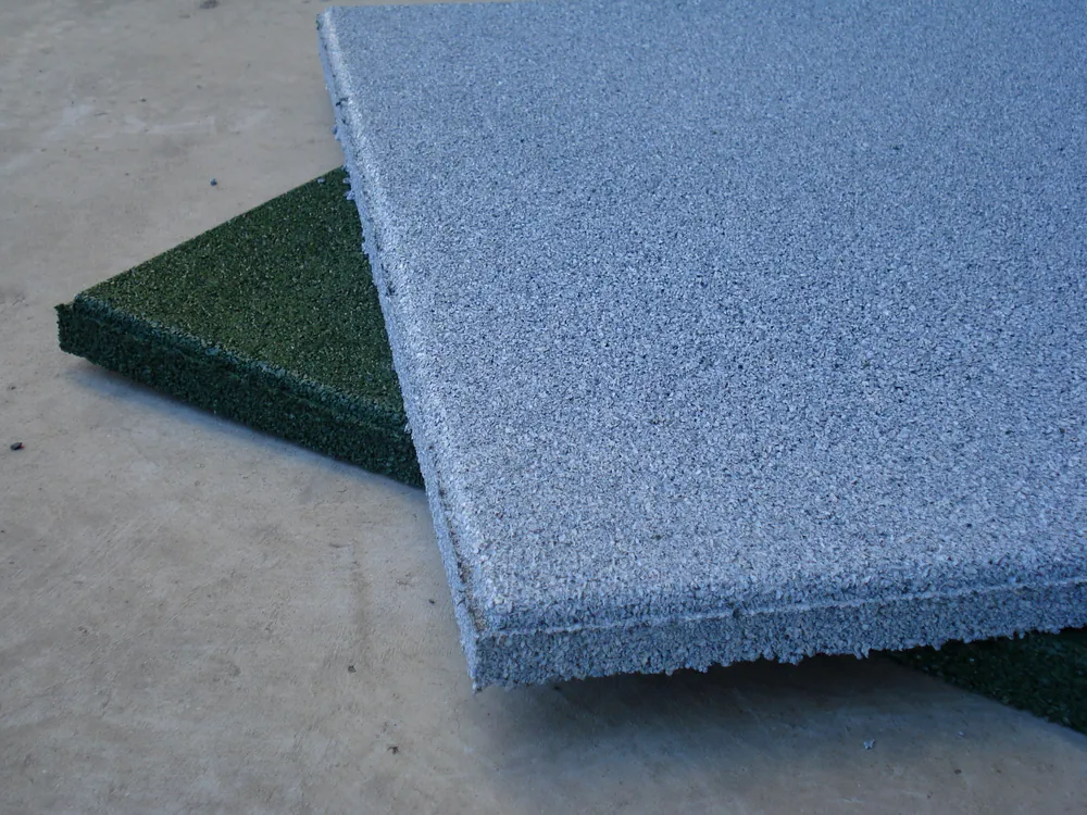 ECO-PAV 13 Detalle de la superficie y el grosor de una losa ECO-PAV azul