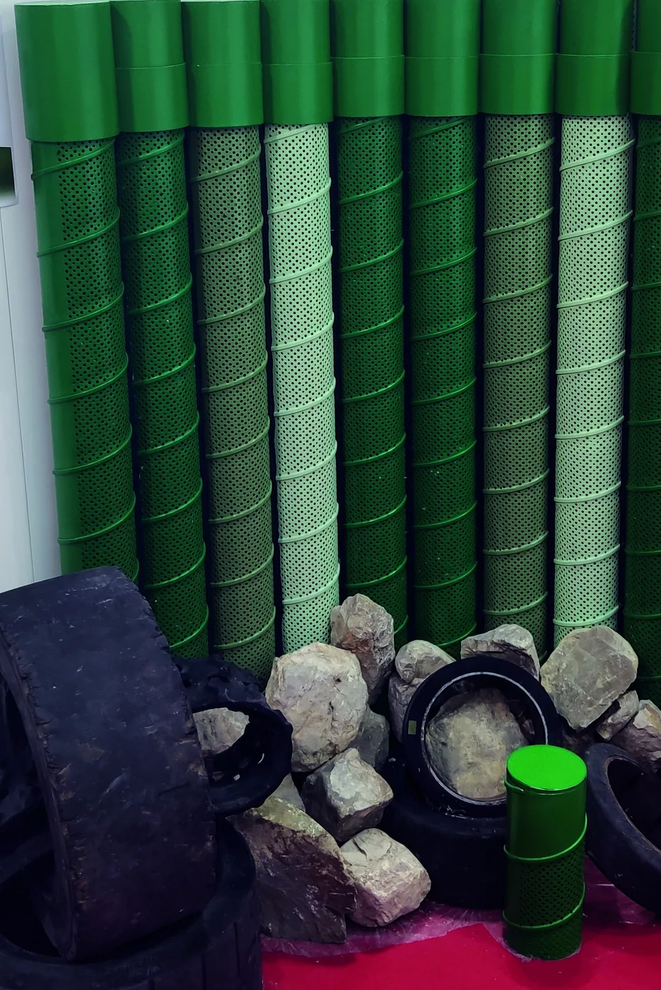 Barriera antirumore modulare ECO-QUIET TUBE in configurazione verticale